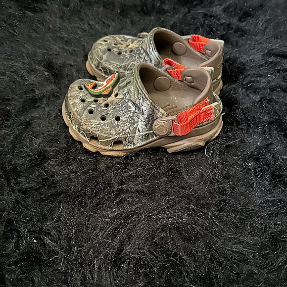 6c Toddler Crocs - Picture 2 of 2